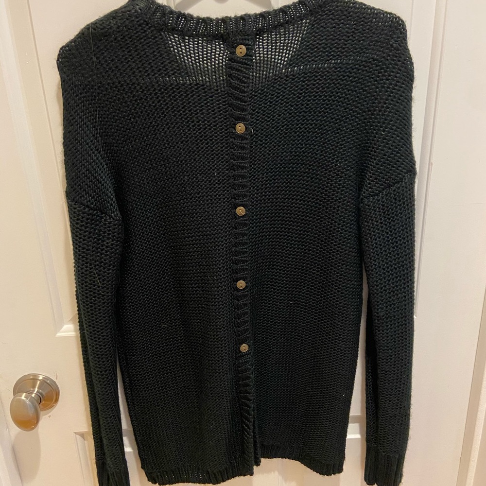 Toni back sweater with faux button back